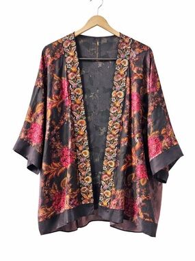 Aratta velvet embroidered kimono